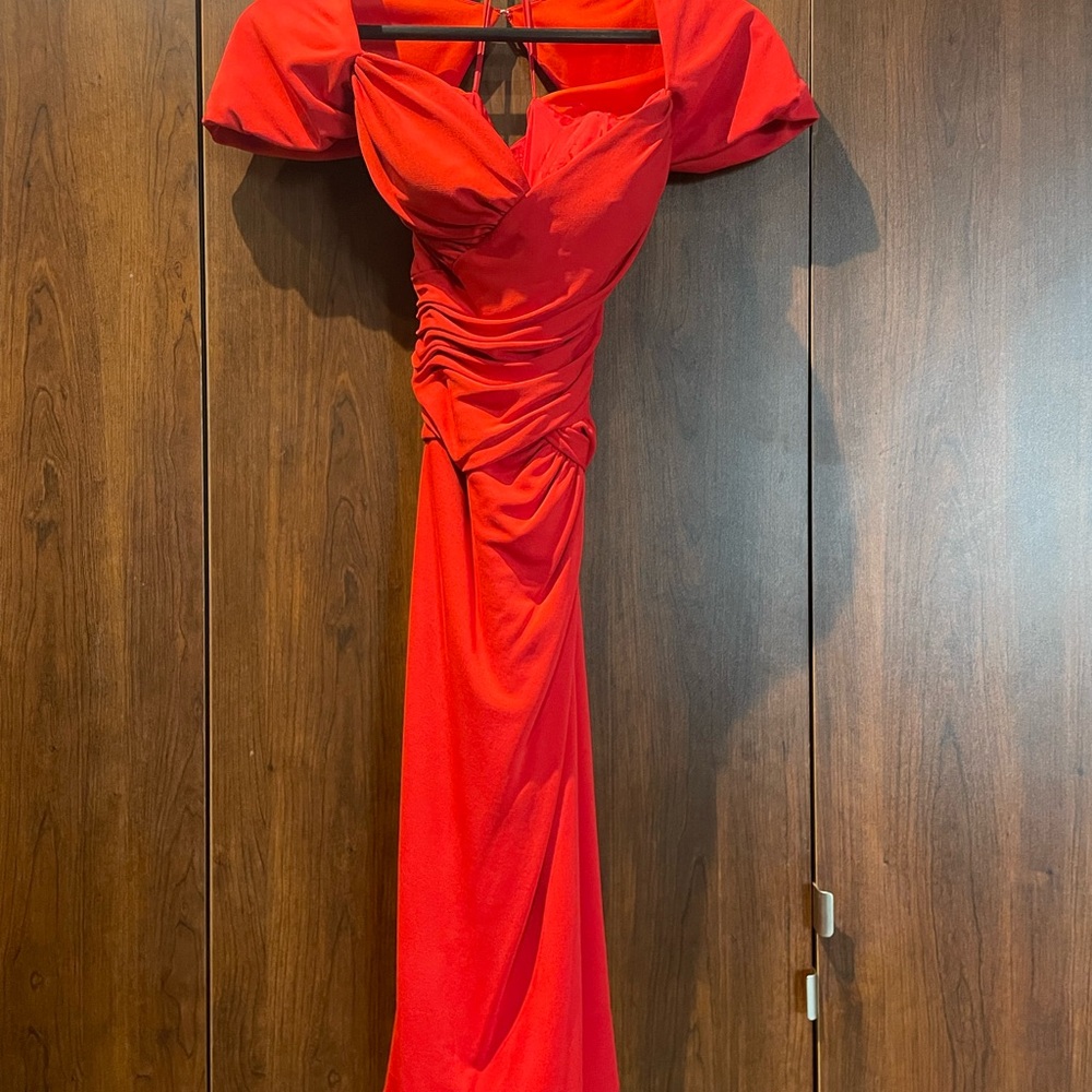 Elegant Red Ruched Evening Dress